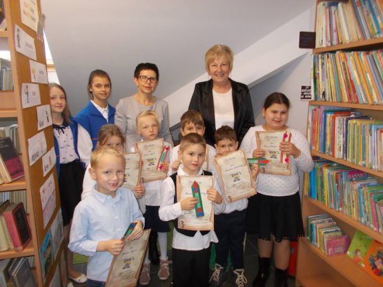 Pasowanie na czytelnika w bibliotece w Trzemesznie Lubuskim