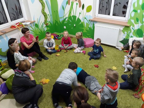 Zajęcia czytelniczo-edukacyjne dla dzieci z rodzin objętych wsparciem asystenta rodziny z Ośrodka Pomocy Społecznej w Sulęcinie.