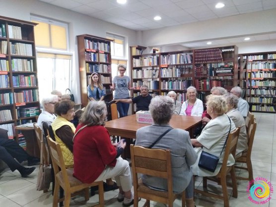 Uczestnicy Dziennego Domu „Senior +" w naszej bibliotece!