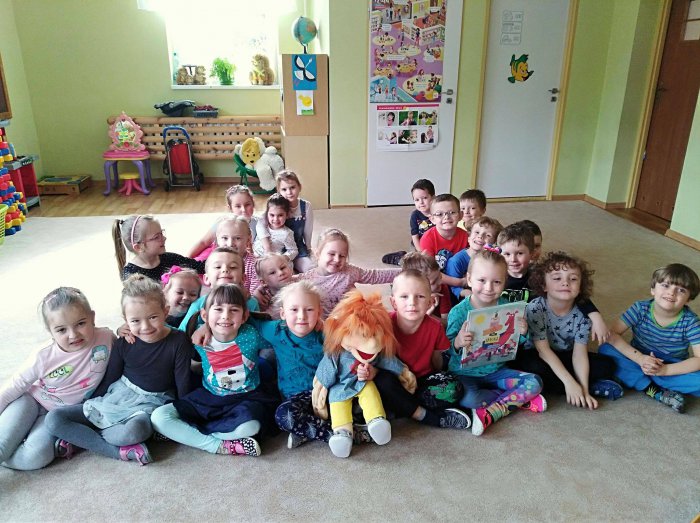 Czytanie na przedszkolnym dywanie - 04.04.