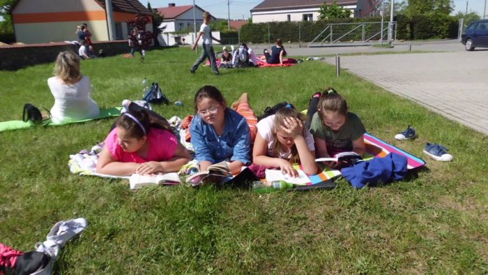Tydzień Bibliotek - wszyscy czytają w Trzemesznie Lubuskim!