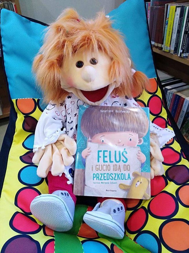 "Feluś i Gucio idą do przedszkola" - Czytanie na przedszkolnym dywanie po wakacyjnej przerwie.