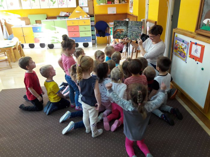 Czytanie na przedszkolnym dywanie - "Być jak tygrys"