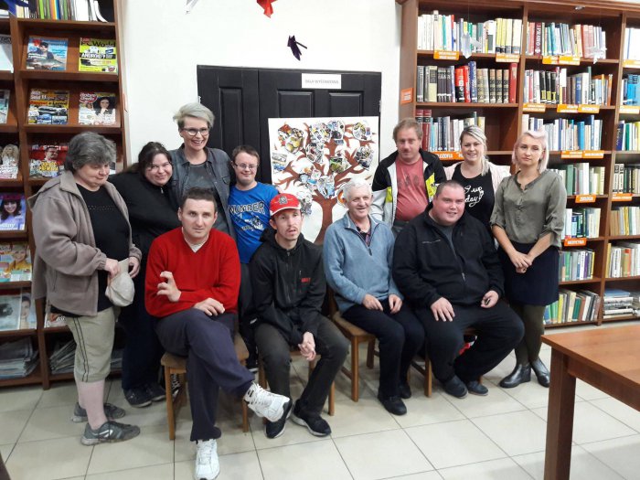 Uczestnicy Środowiskowego Domu Samopomocy w naszej bibliotece