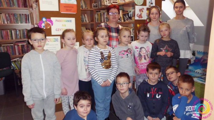 Pasowanie na czytelnika klas pierwszych w Trzemesznie Lubuskim