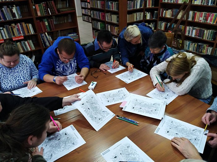 Zajęcia z elementami biblioterapii z udziałem podopiecznych Środowiskowego Domu Samopomocy w Sulęcinie - 08.11.2017r.