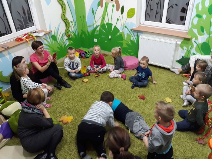 Zajęcia czytelniczo-edukacyjne dla dzieci z rodzin objętych wsparciem asystenta rodziny z Ośrodka Pomocy Społecznej w Sulęcinie.
