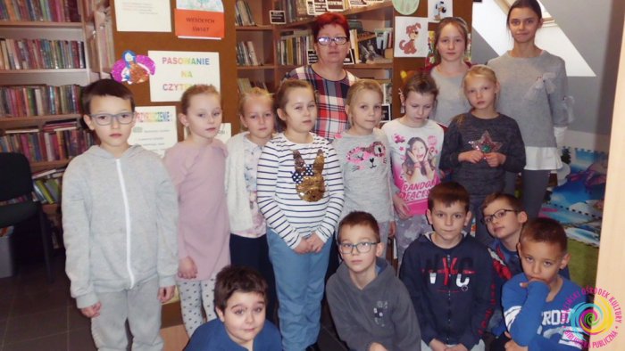 Pasowanie na czytelnika klas pierwszych w Trzemesznie Lubuskim