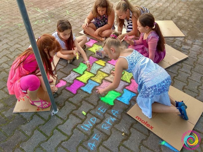 Akcje na Wakacje - uczymy się indyjskiego tańca