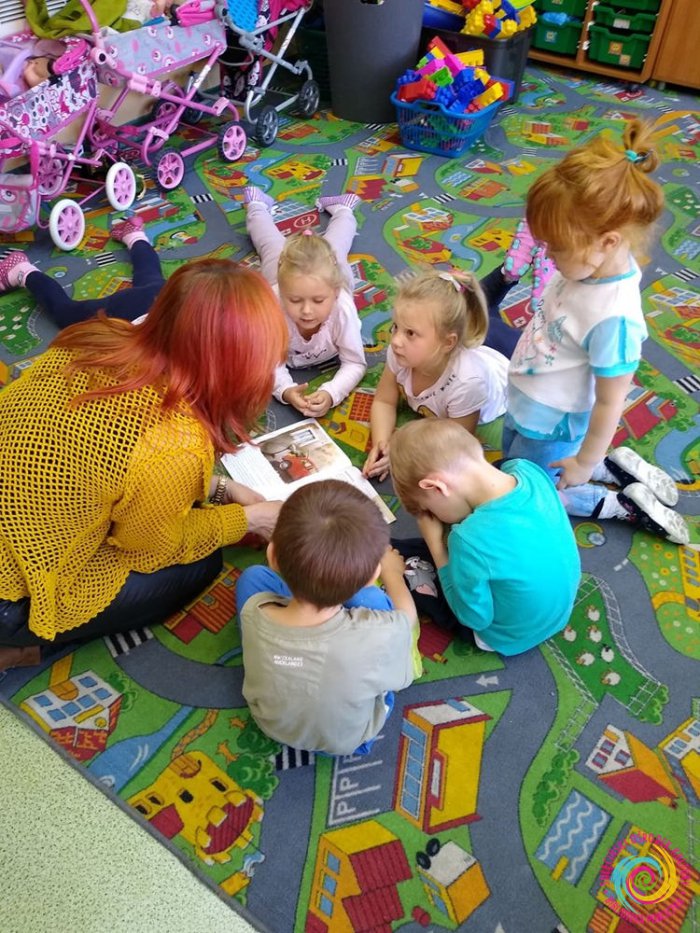 Odwiedziny u przedszkolaków - Biblioteka Publiczna - filia Żubrów